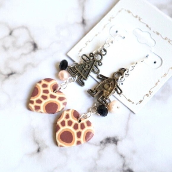 Animal Print‎ Giraffe, Boy & Girl Charm earrings - Picture 1 of 6